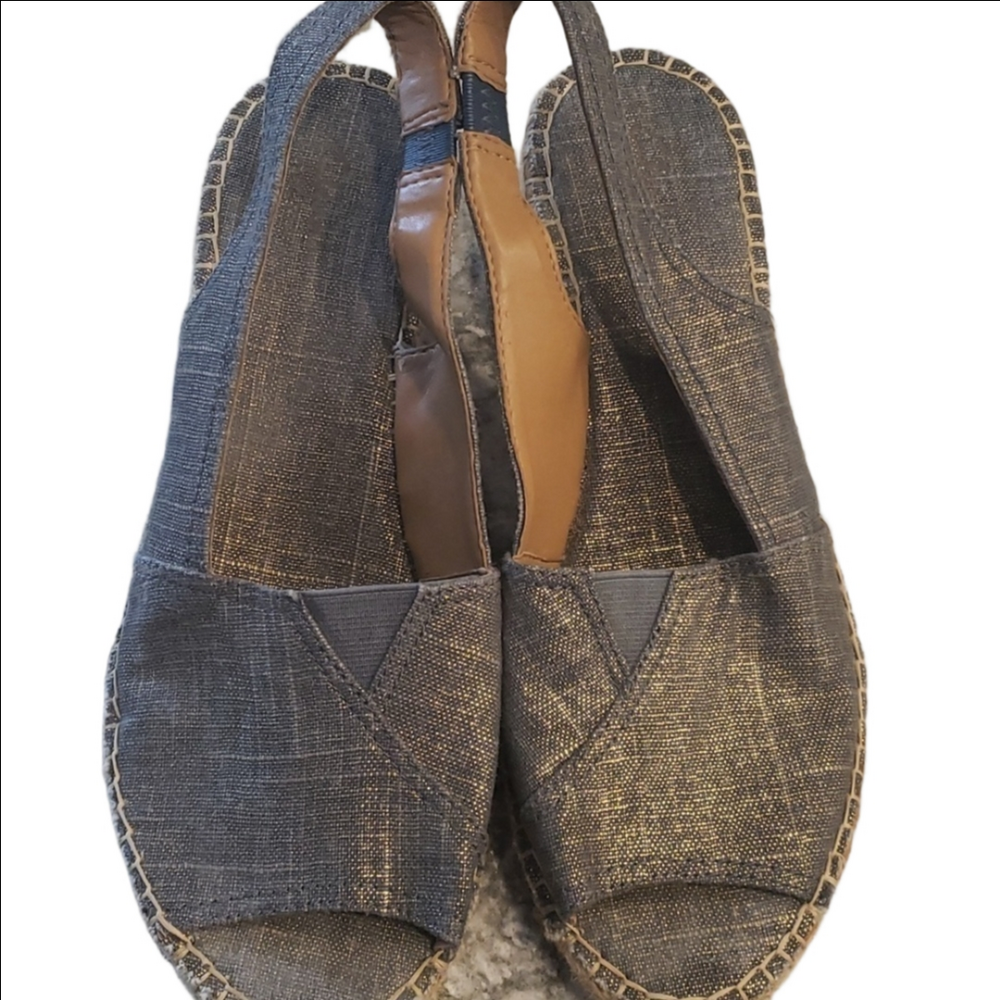 Clarks Petrina Rhea Espadrille sandal in gold and denim